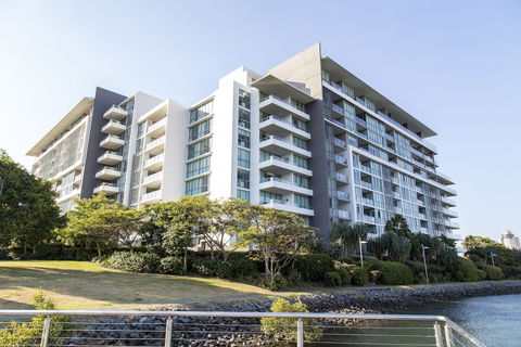 ULTIQA Freshwater Point Resort - Tourism Caloundra 3