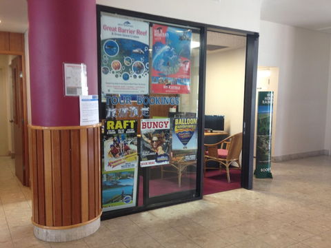 Acacia Court Hotel - Tourism Caloundra 3