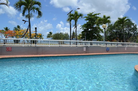 Acacia Court Hotel - Tourism Caloundra 2