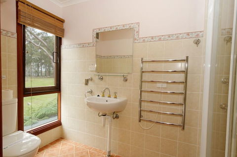 Bilpin Country Lodge - Tourism Caloundra 5