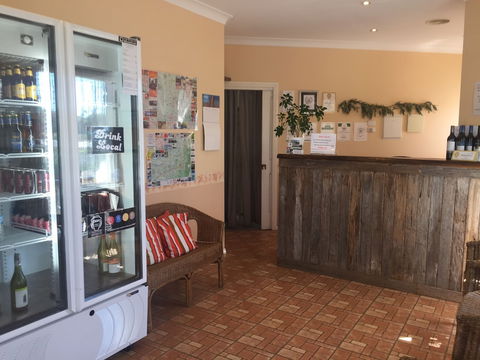 Tuckerbox Motor Inn - Tourism Caloundra 4