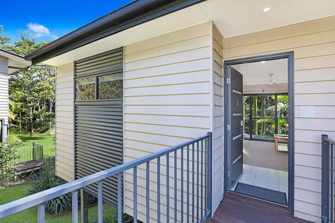 On Obi Maleny - Tourism Caloundra 0