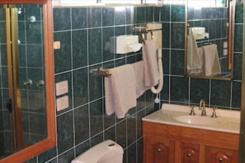 Nandewar Motor Inn - Tourism Caloundra 1