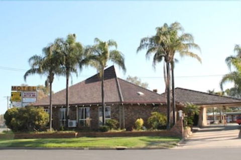 Nandewar Motor Inn - Tourism Caloundra 0