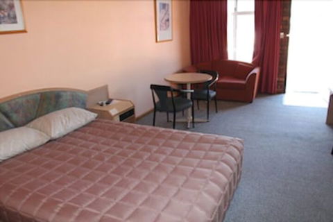 Nandewar Motor Inn - Tourism Caloundra 5