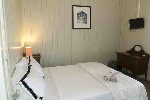 Ulmarra Hotel - Tourism Caloundra 4
