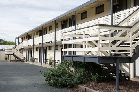 Pioneer Station Motor Inn - Tourism Caloundra 2