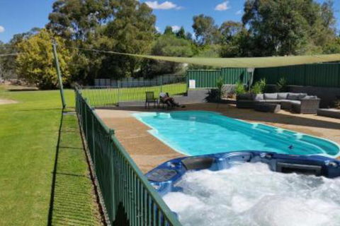 Early Settlers Motel Tocumwal - Tourism Caloundra 0