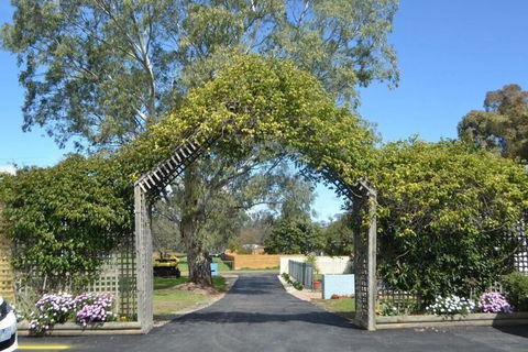 Wattle Motel - Tourism Caloundra 1