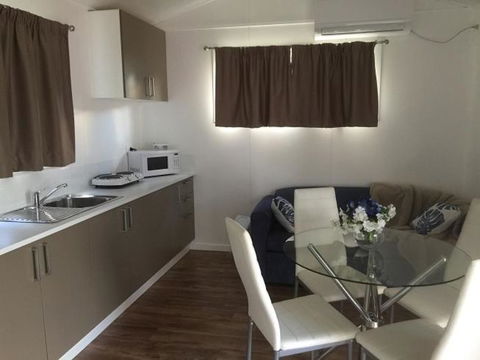 Oakridge Motel Tourist Park - Tourism Caloundra 6