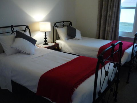 Little Sunnyside Accommodation - Tourism Caloundra 6