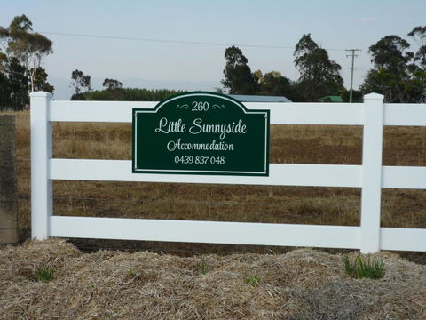 Little Sunnyside Accommodation - Tourism Caloundra 4