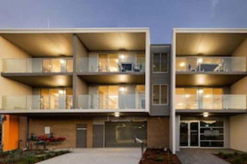 Hamilton Executive Apartments - Tourism Caloundra 0