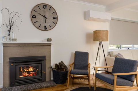 Penguin Beach House - Tourism Caloundra 3