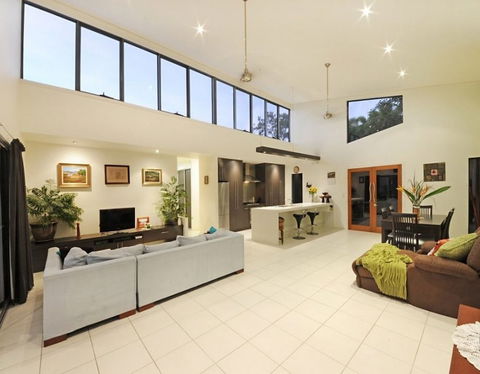 Hilltop Views - Tourism Caloundra 2