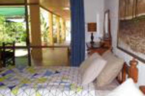 Shady Grove B & B - Tourism Caloundra 0