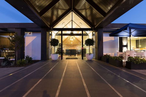 Ellen Hotel - Tourism Caloundra 4