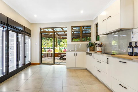 Aquila Retreat - Tourism Caloundra 5