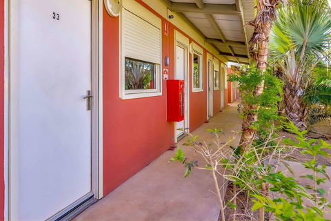 Econo Lodge Karratha - Tourism Caloundra 4