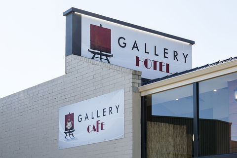 Gallery Hotel - Tourism Caloundra 0