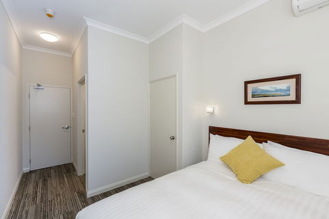 Gallery Hotel - Tourism Caloundra 2
