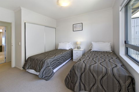 On The Bay Apartments - Tourism Caloundra 6