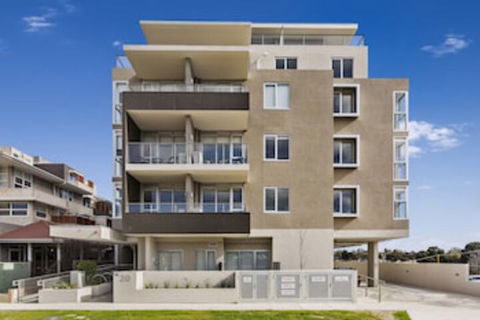 Poplar Sanctuary Apartments - Tourism Caloundra 0