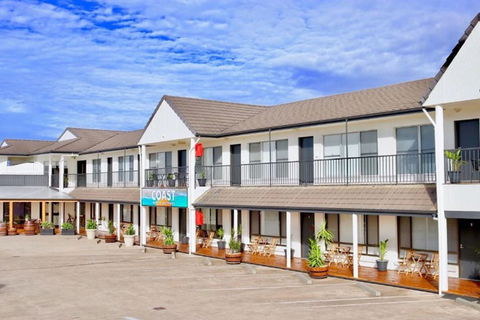 COAST Motel And Apartments - Tourism Caloundra 1