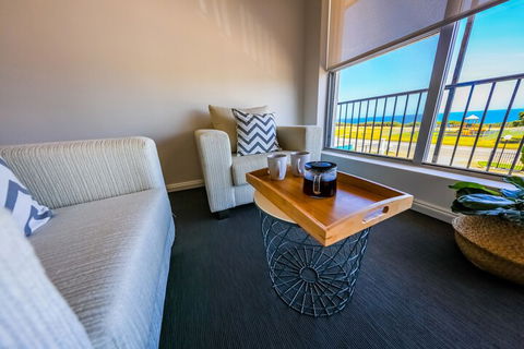 COAST Motel And Apartments - Tourism Caloundra 4