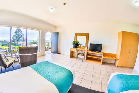 COAST Motel And Apartments - Tourism Caloundra 6