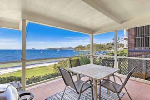 Tuscan Waterfront, 1/213 Soldiers Point Road - Tourism Caloundra 0