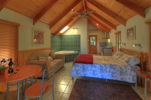 Colac Colac Caravan Park - Tourism Caloundra 1