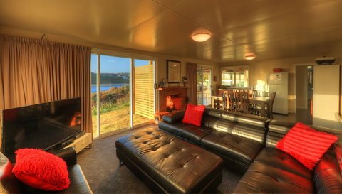 Arthur River Spa Cottage - Tourism Caloundra 4