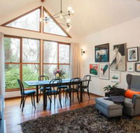 Artist on Everest - Tourism Caloundra