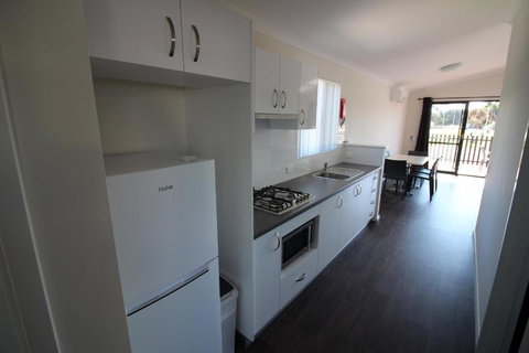 Riverside Cabin Park - Tourism Caloundra 6