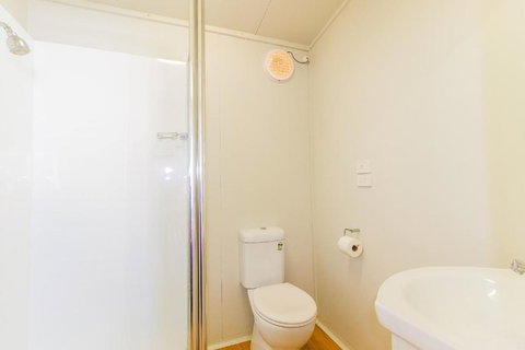 Riverside Cabin Park - Tourism Caloundra 5