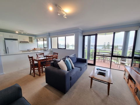 Newcastle Short Stay Apartments - Flagstaff Apartments - Tourism Caloundra 0