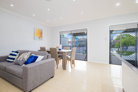 Panania Gemini Lodge - Tourism Caloundra 0