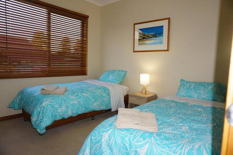 Abrigo Apartment - Tourism Caloundra 2