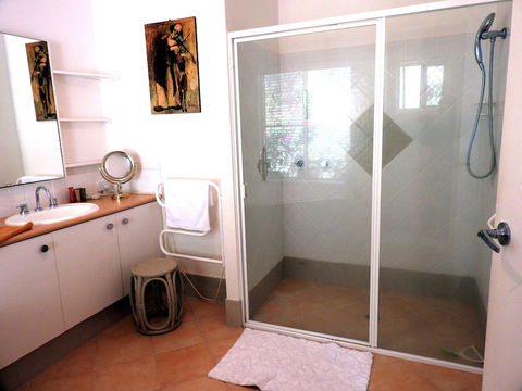 Howies Place Noosa - Tourism Caloundra 4
