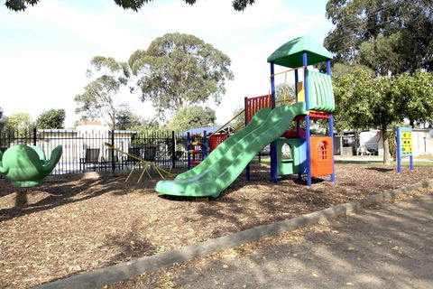 Nagambie Caravan Park & Motel - Tourism Caloundra 2