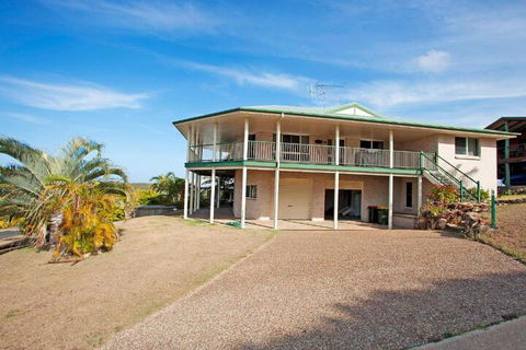 Verandahs - Tourism Caloundra 6