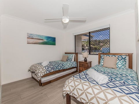 Coolum Waves Pet Friendly Holiday House - Tourism Caloundra 2