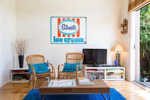 Sunset Over Sea Rosebud McCrae - Tourism Caloundra 6