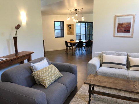 Sajes House & Pod - Tourism Caloundra 6