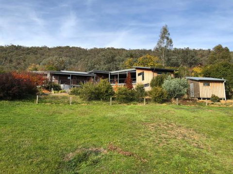 Sajes House & Pod - Tourism Caloundra 1