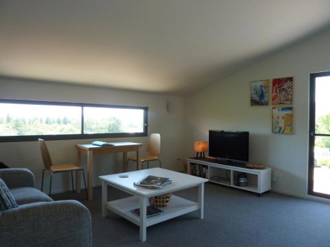 Sajes House & Pod - Tourism Caloundra 5