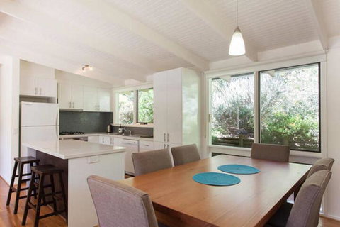 Maryrose Beautiful Close Walk To The Beach - Tourism Caloundra 0