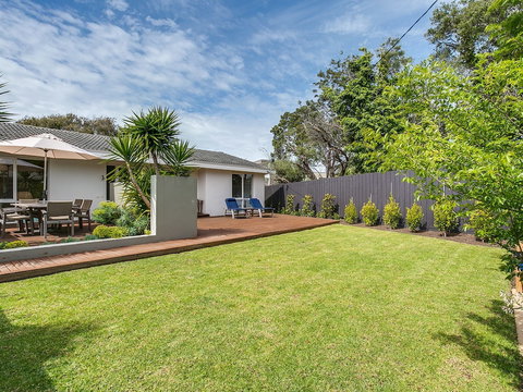 Front Beach Shack - Tourism Caloundra 1