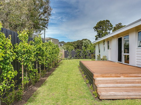 Front Beach Shack - Tourism Caloundra 0